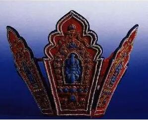 絨背鑲金嵌寶石佛冠