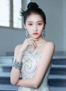 關(guān)曉彤 關(guān)曉彤