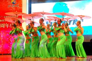 火綾子傘舞 火綾子傘舞