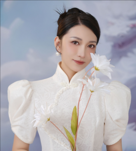 尹董亦男 尹董亦男