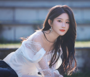 周詩(shī)雨 周詩(shī)雨